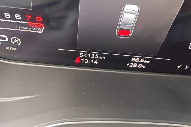 Used Audi Q5L 2021 45 TFSI Luxury Dynamic Edition Odometer Close Up