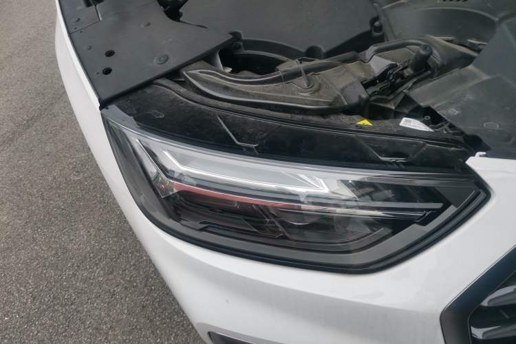 Used Audi Q5L 2021 40 TFSI Fashionable and Elegant Edition Right Front Headlight