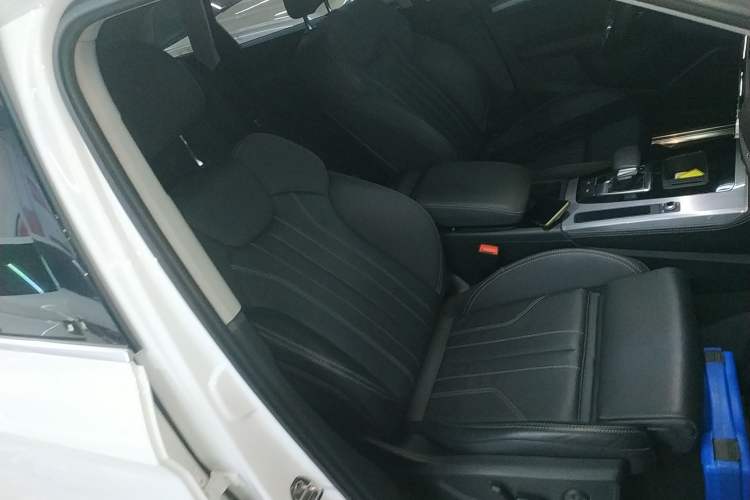 Used Audi Q5L 2021 40 TFSI Fashion Dynamic Model Right Front Seat