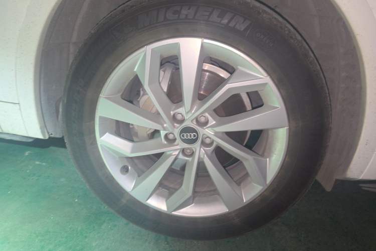 Used Audi Q5L 2021 40 TFSI Luxury Dynamic Edition Right Front Wheel Hub
