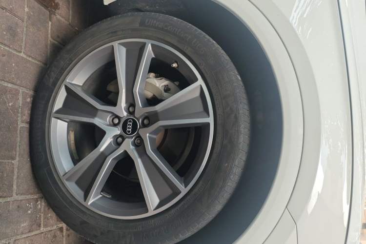 Used Audi Q5L 2021 45 TFSI Luxury Dynamic Edition Right Front Wheel Hub
