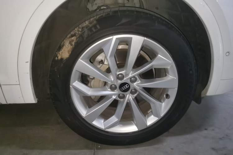 Used Audi Q5L 2021 40 TFSI Luxury Dynamic Edition Right Front Wheel Hub