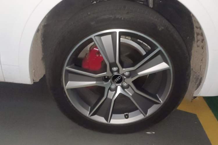 Used Audi Q5L 2021 45 TFSI Luxury Dynamic Edition Right Front Wheel Hub