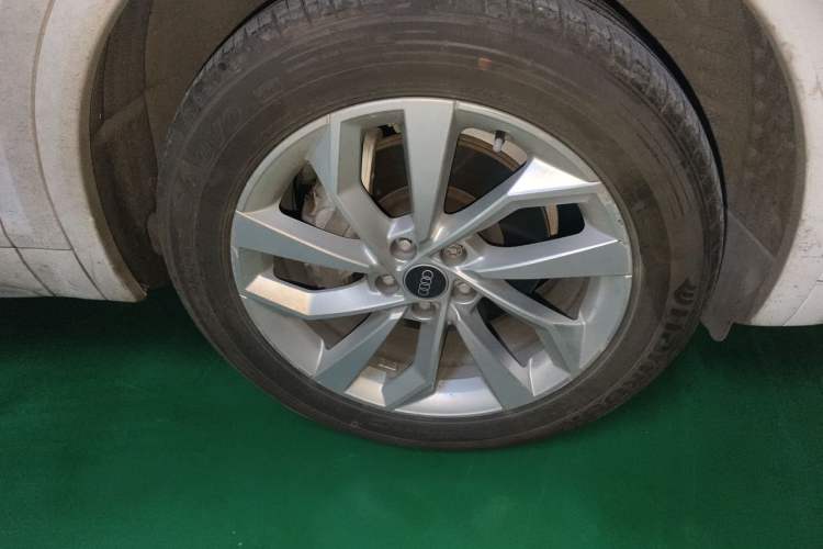 Used Audi Q5L 2021 40 TFSI Luxury Dynamic Edition Right Front Wheel Hub