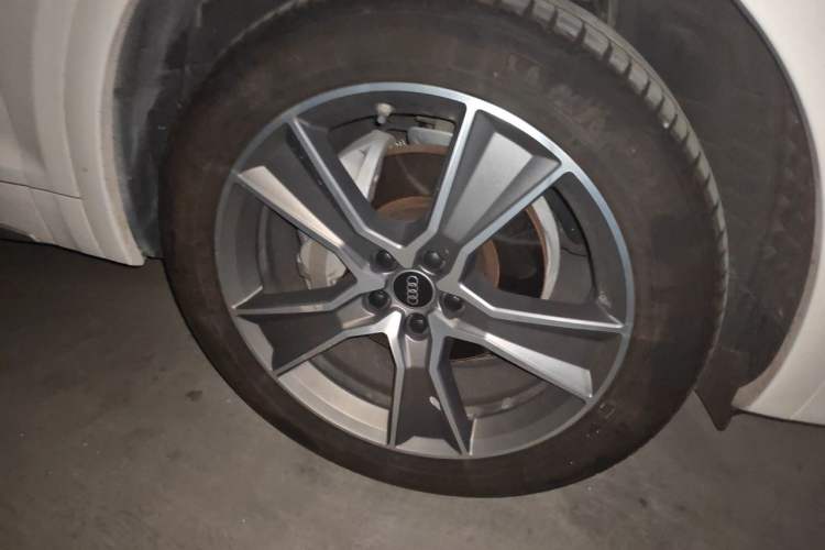 Used Audi Q5L 2021 45 TFSI Luxury Dynamic Edition Right Front Wheel Hub
