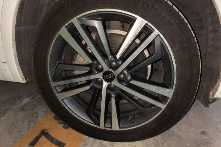 Used Audi Q5L 2021 40 TFSI Luxury Dynamic Edition Right Front Wheel Hub