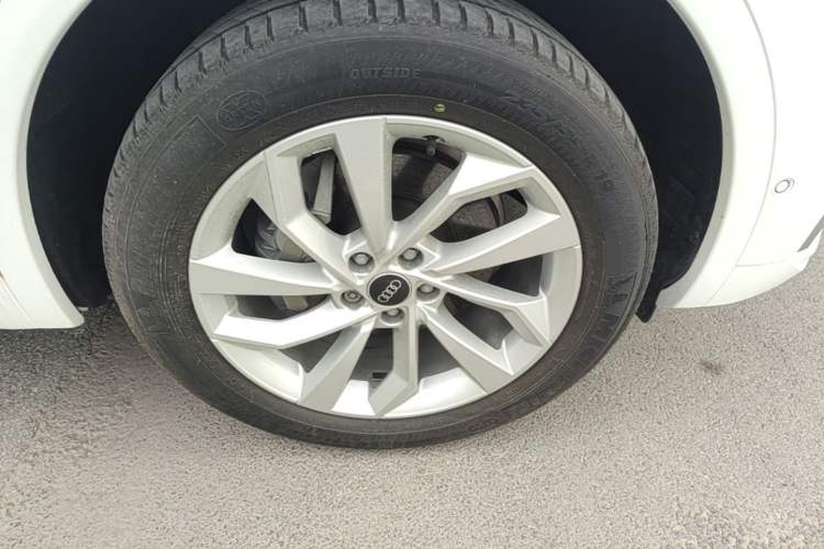 Used Audi Q5L 2021 40 TFSI Luxury Dynamic Edition Right Front Wheel Hub