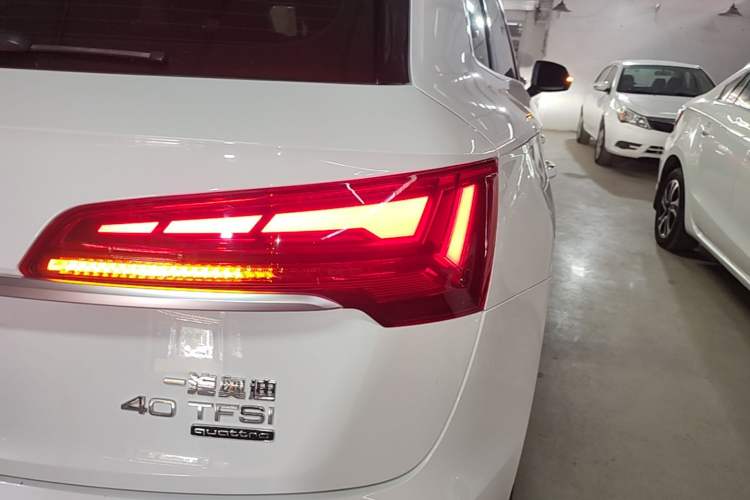 Used Audi Q5L 2021 40 TFSI Fashion Dynamic Model Right Rear Taillight