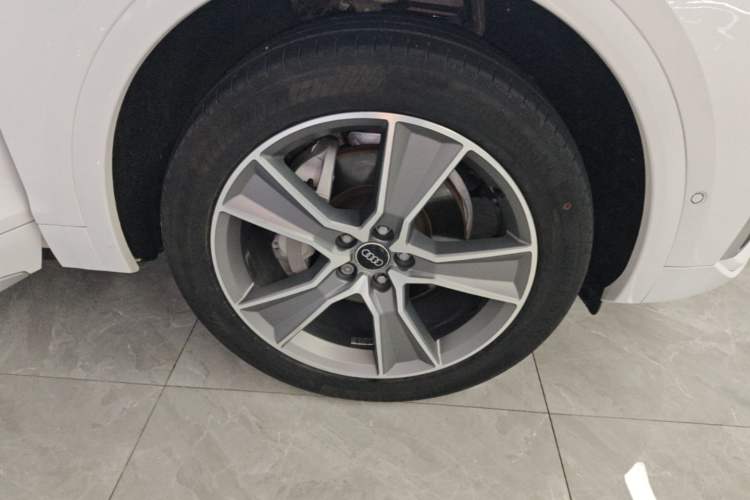 Used Audi Q5L 2021 45 TFSI Luxury Dynamic Edition Right Rear Wheel Hub