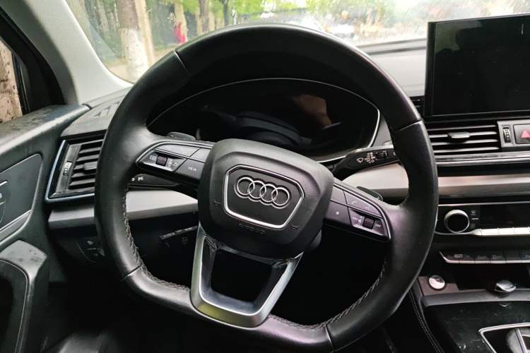Used Audi Q5L 2021 40 TFSI Fashion Dynamic Model Steering Wheel