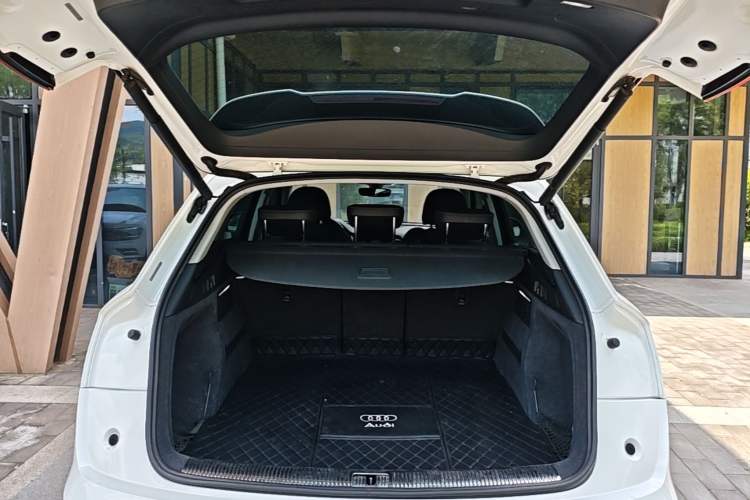 Used Audi Q5L 2021 40 TFSI Luxury Dynamic Edition Trunk