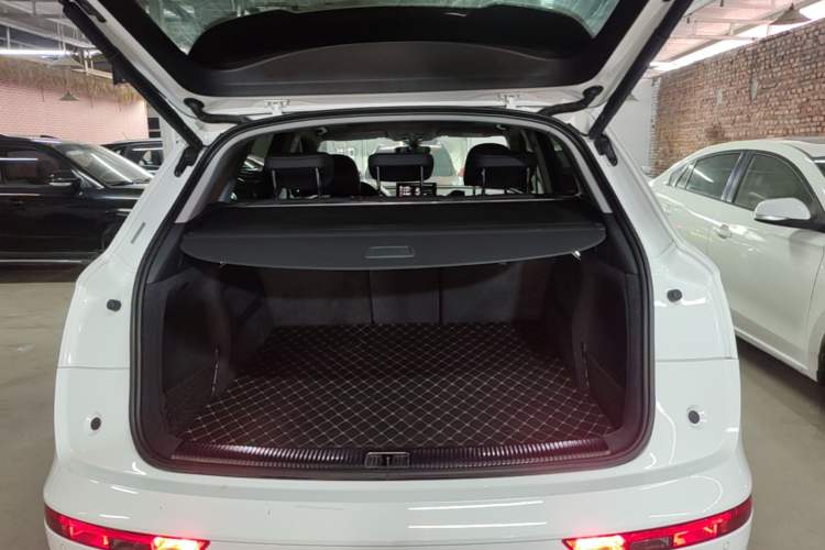 Used Audi Q5L 2021 40 TFSI Fashion Dynamic Model Trunk