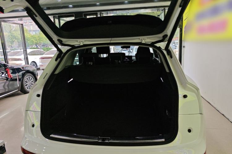 Used Audi Q5L 2021 40 TFSI Luxury Dynamic Edition Trunk