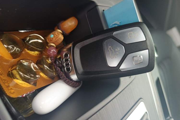 Used Audi Q5L 2021 45 TFSI Luxury Prestige Edition Vehicle Key