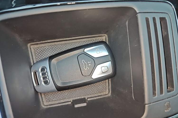Used Audi Q5L 2021 40 TFSI Fashion Dynamic Model Vehicle Key