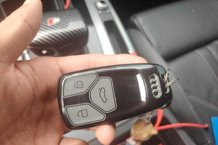 Used Audi Q5L 2021 40 TFSI Fashion Dynamic Model Vehicle Key
