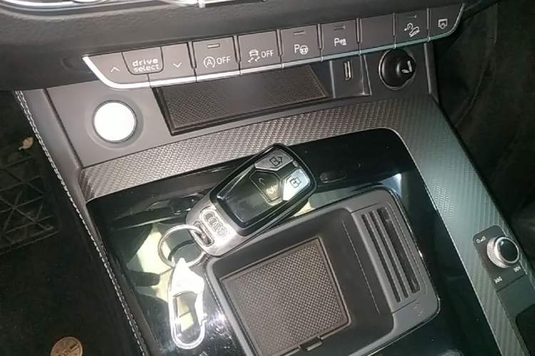 Used Audi Q5L 2021 40 TFSI Luxury Dynamic Edition Vehicle Key