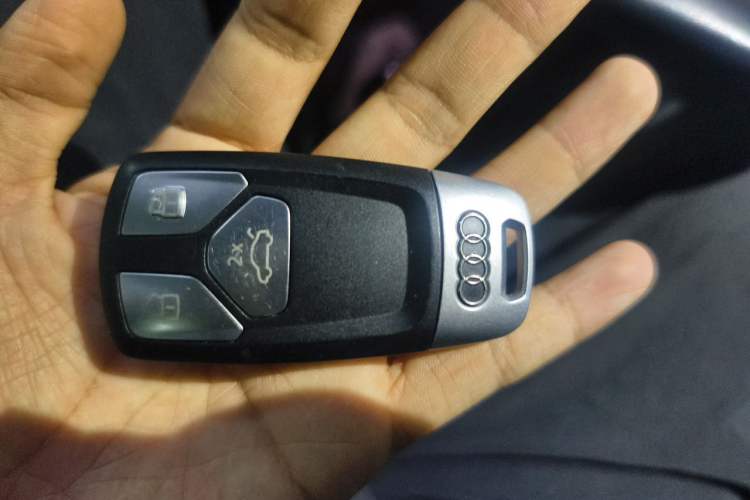 Used Audi Q5L 2021 40 TFSI Luxury Dynamic Edition Vehicle Key