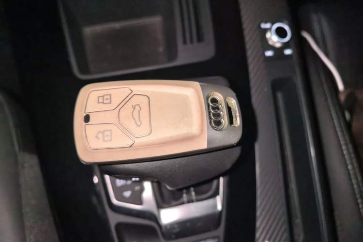 Used Audi Q5L 2021 40 TFSI Luxury Dynamic Edition Vehicle Key