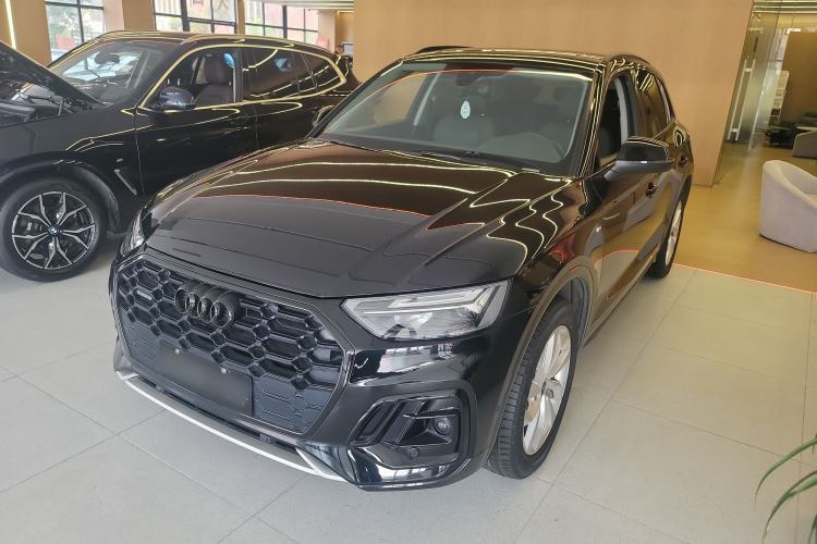 Used Audi Q5L 2022 40T Luxury Dynamic Model Guazi used car, China used car export, Used car for sale, Used cars, Cheapest cars for sale