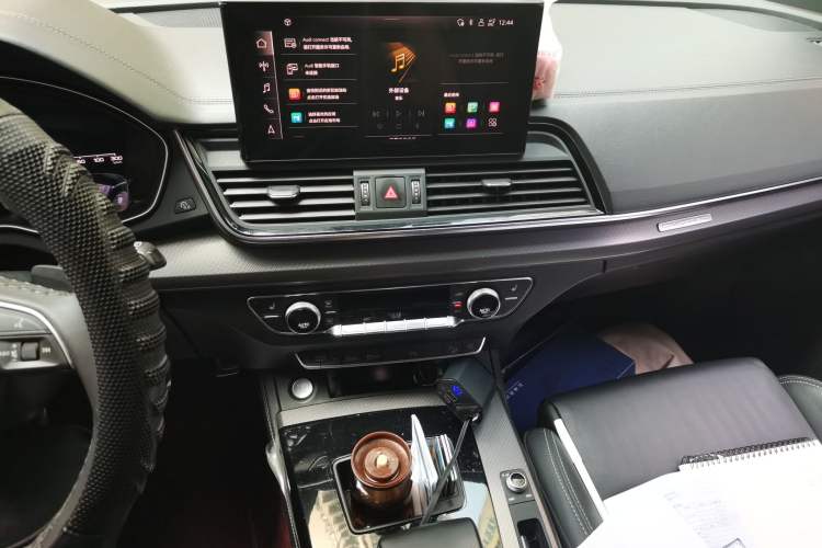 Used Audi Q5L 2022 Updated 40T Luxury Dynamic Edition Audio And AC Panel