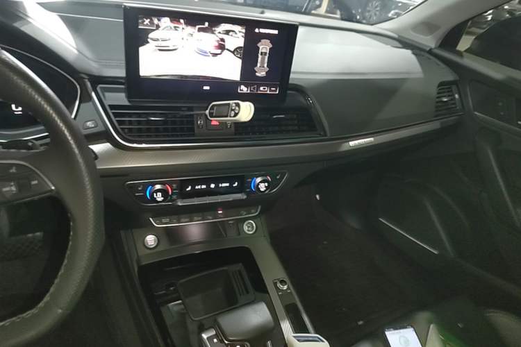Used Audi Q5L 2022 Updated 45T Luxury Dynamic Version Audio And AC Panel