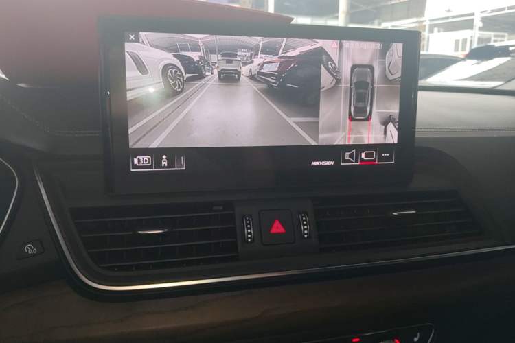 Used Audi Q5L 2022 40T Fashionable and Elegant Model Audio And AC Panel
