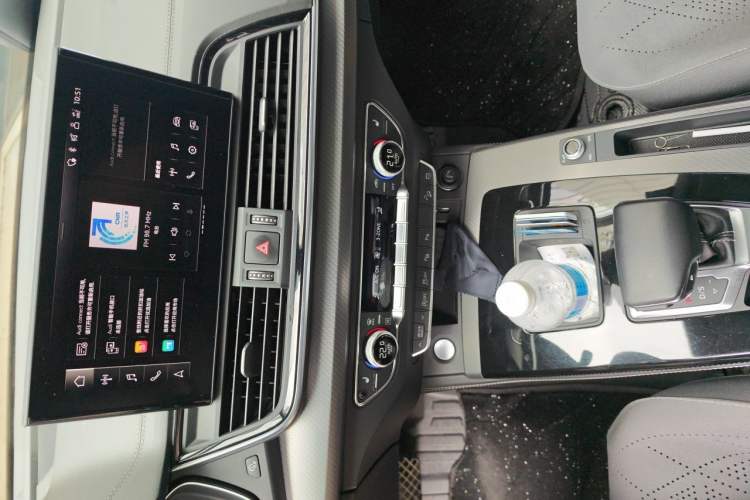Used Audi Q5L 2022 Updated 40T Luxury Dynamic Edition Audio And AC Panel