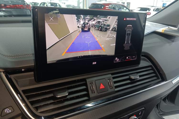 Used Audi Q5L 2022 Updated 40T Luxury Dynamic Edition Audio And AC Panel