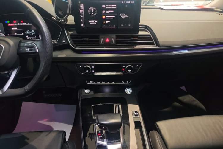 Used Audi Q5L 2022 Updated 40T Luxury Dynamic Edition Audio And AC Panel