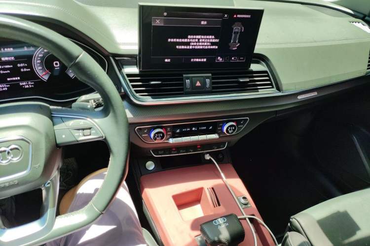 Used Audi Q5L 2022 Updated 40T Luxury Dynamic Edition Audio And AC Panel