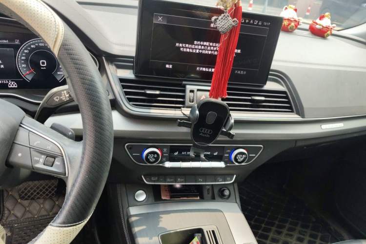 Used Audi Q5L 2022 40T Fashionable and Elegant Model Audio And AC Panel