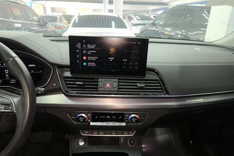 Used Audi Q5L 2022 40T Fashionable and Dynamic Model Audio And AC Panel