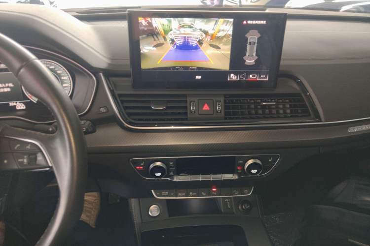 Used Audi Q5L 2022 Updated 40T Luxury Dynamic Edition Audio And AC Panel