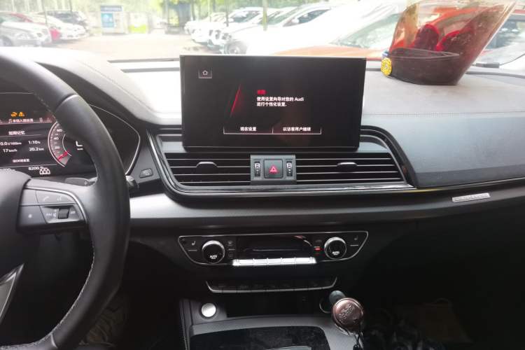 Used Audi Q5L 2022 Updated 40T Luxury Dynamic Edition Audio And AC Panel