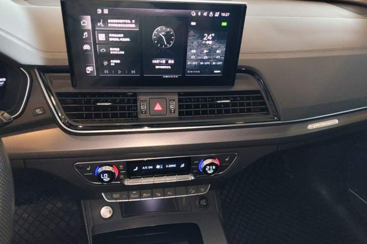 Used Audi Q5L 2022 Updated 45T Luxury Dynamic Version Audio And AC Panel