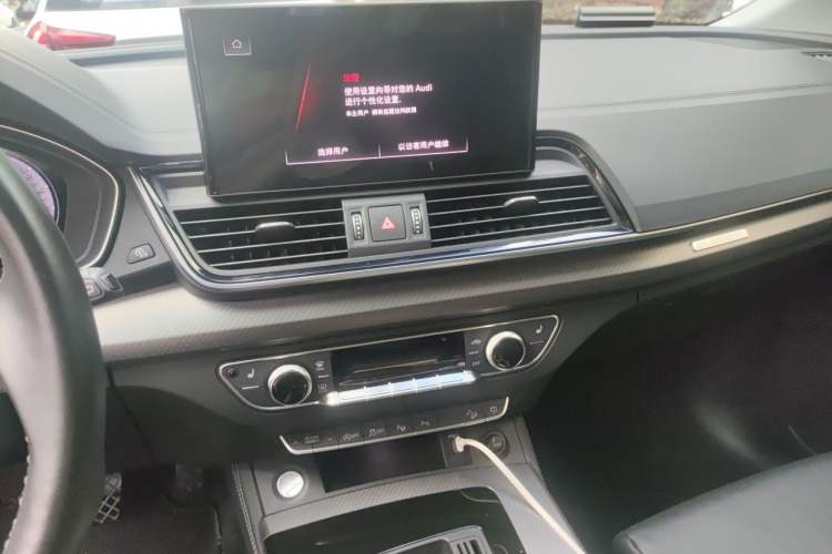 Used Audi Q5L 2022 Updated 40T Luxury Dynamic Edition Audio And AC Panel