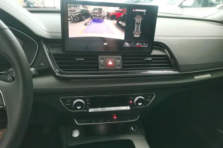 Used Audi Q5L 2022 Updated 45T Luxury Dynamic Version Audio And AC Panel