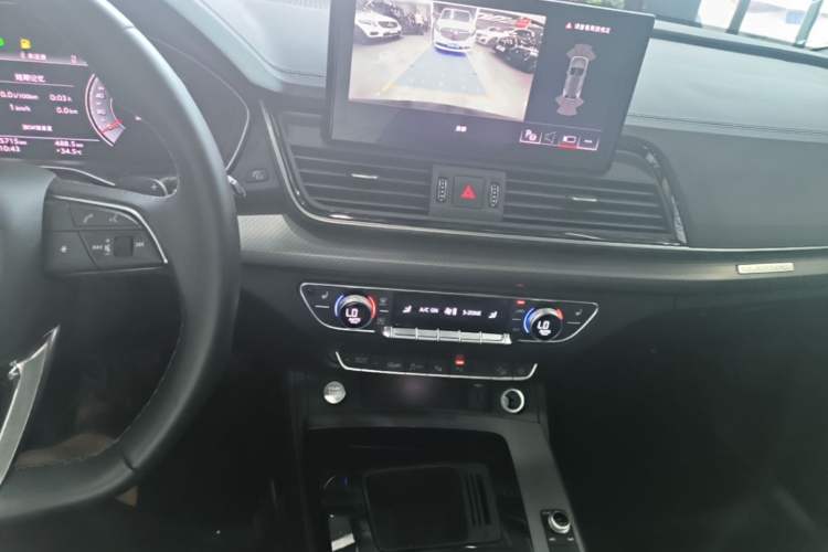 Used Audi Q5L 2022 40T Luxury Dynamic Model Audio And AC Panel