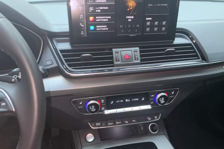 Used Audi Q5L 2022 40T Luxury Dynamic Model Audio And AC Panel