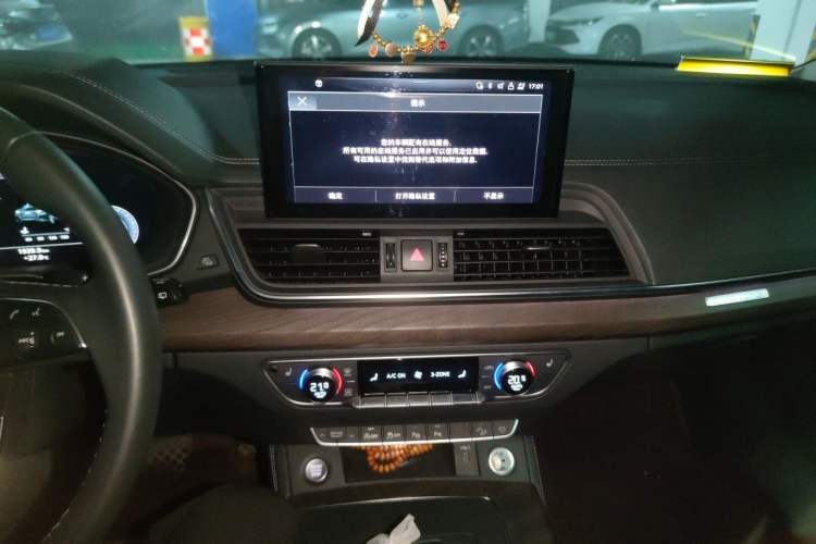 Used Audi Q5L 2022 40T Fashionable and Elegant Model Audio And AC Panel