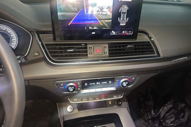Used Audi Q5L 2022 Updated 40T Luxury Dynamic Edition Audio And AC Panel