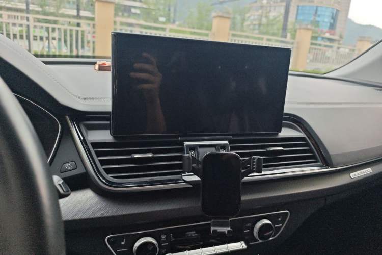 Used Audi Q5L 2022 40T Luxury Dynamic Model Audio And AC Panel