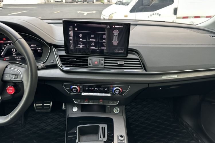 Used Audi Q5L 2022 40T Fashionable and Dynamic Model Audio And AC Panel
