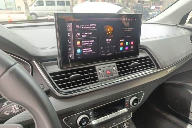 Used Audi Q5L 2022 40T Fashionable and Dynamic Model Audio And AC Panel