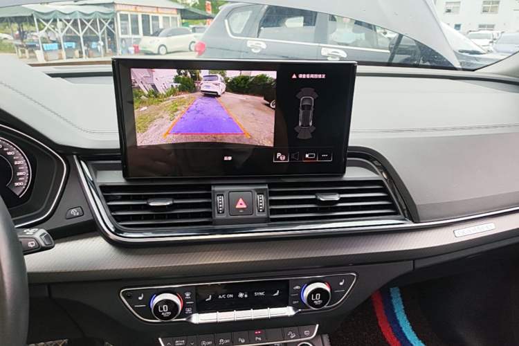 Used Audi Q5L 2022 Updated 40T Luxury Dynamic Edition Audio And AC Panel