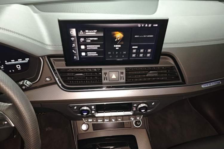 Used Audi Q5L 2022 45T Luxury Dynamic Model Audio And AC Panel