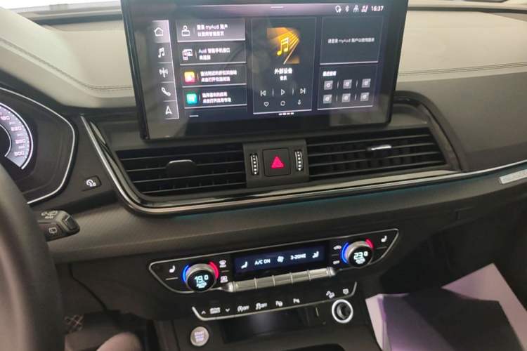 Used Audi Q5L 2022 Updated 45T Luxury Dynamic Version Audio And AC Panel