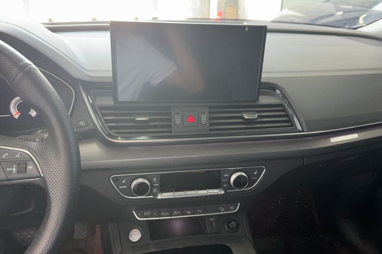 Used Audi Q5L 2022 40T Luxury Dynamic Model Audio And AC Panel