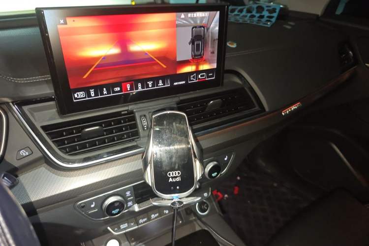 Used Audi Q5L 2022 40T Luxury Dynamic Model Audio And AC Panel